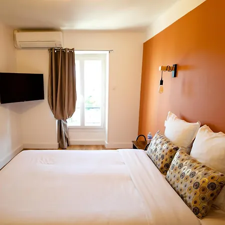 Domaine De La Pinede Guest house